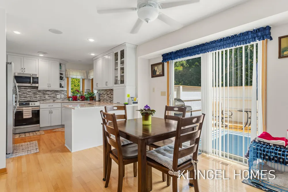 11984 Chickory Drive Grand Haven, MI 49417