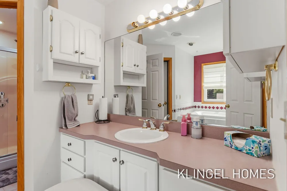 11984 Chickory Drive Grand Haven, MI 49417
