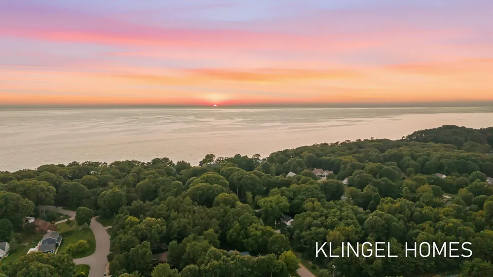 11984 Chickory Drive Grand Haven, MI 49417