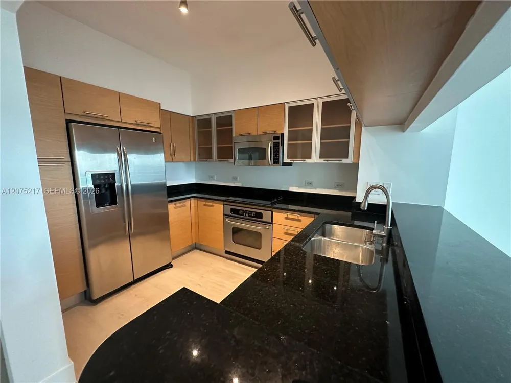 31 SE 5th St #1007 Miami, FL 33131