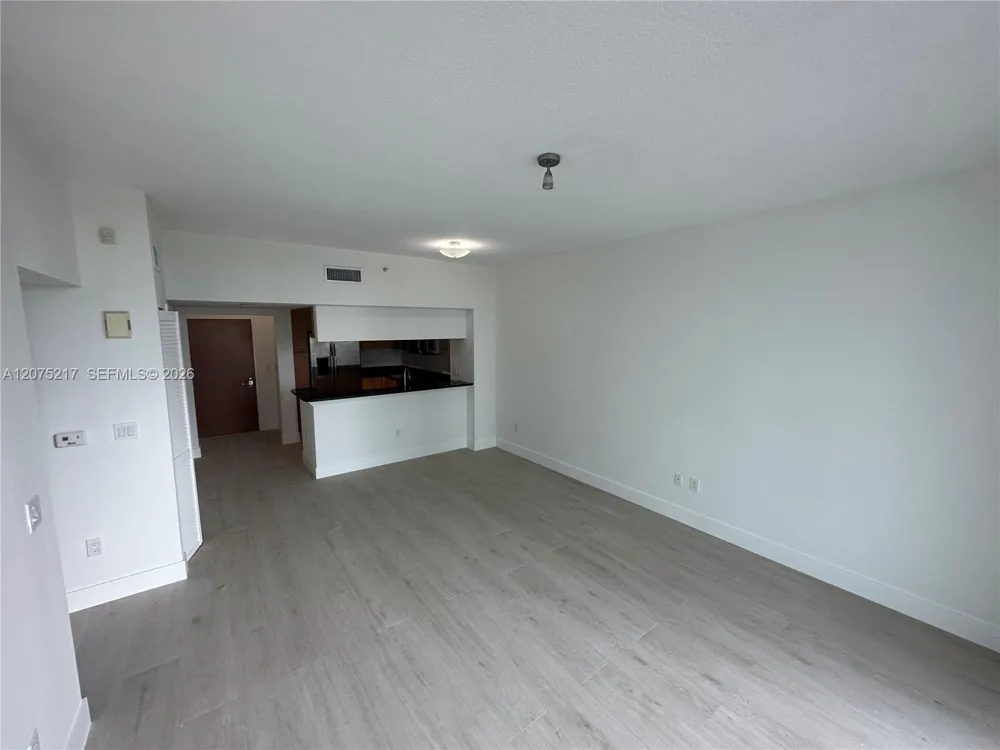 31 SE 5th St #1007 Miami, FL 33131