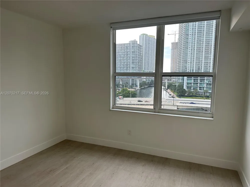 31 SE 5th St #1007 Miami, FL 33131