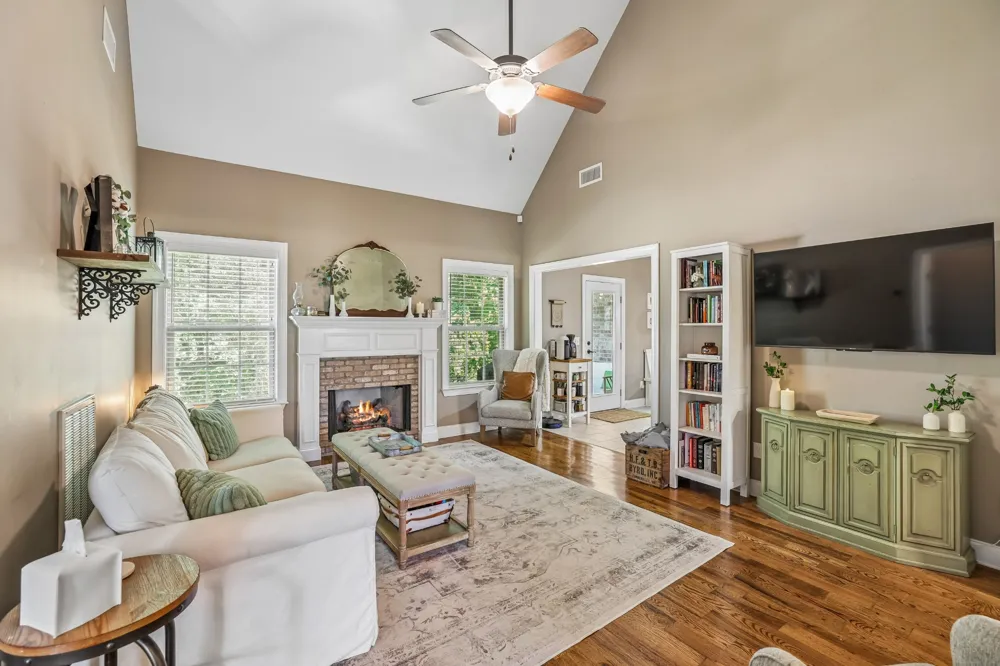 2604 Tellyman Ave Murfreesboro, TN 37130