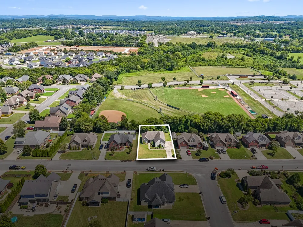 2604 Tellyman Ave Murfreesboro, TN 37130
