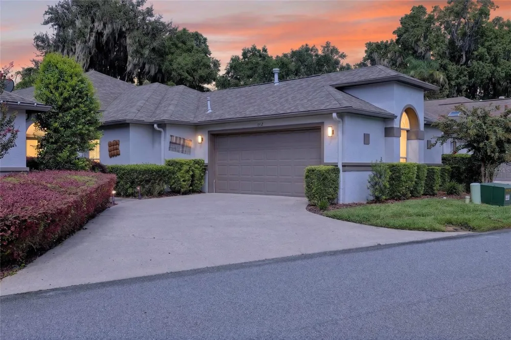 1912 SE TWIN BRIDGE CIRCLE ocala, FL 34471
