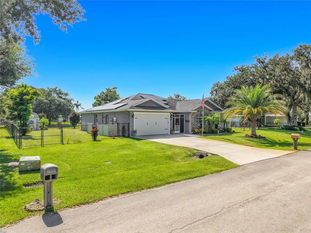 108 OAK KNOLLS CIRCLE Sebring, FL 33876
