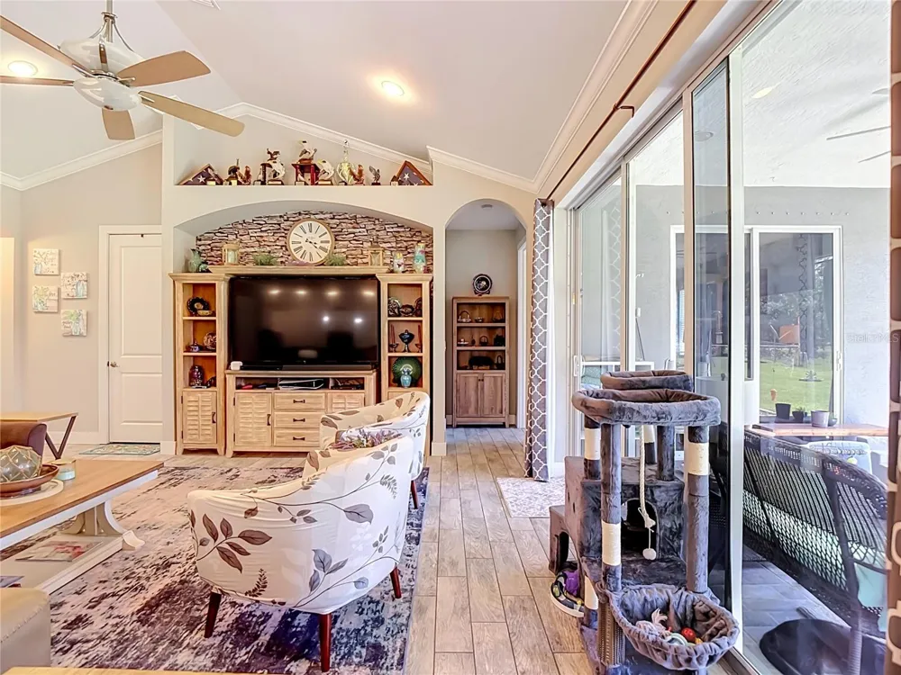 108 OAK KNOLLS CIRCLE Sebring, FL 33876