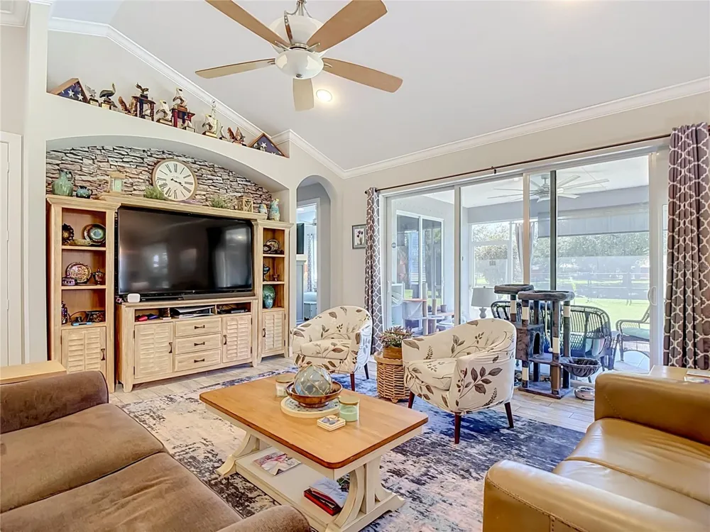 108 OAK KNOLLS CIRCLE Sebring, FL 33876