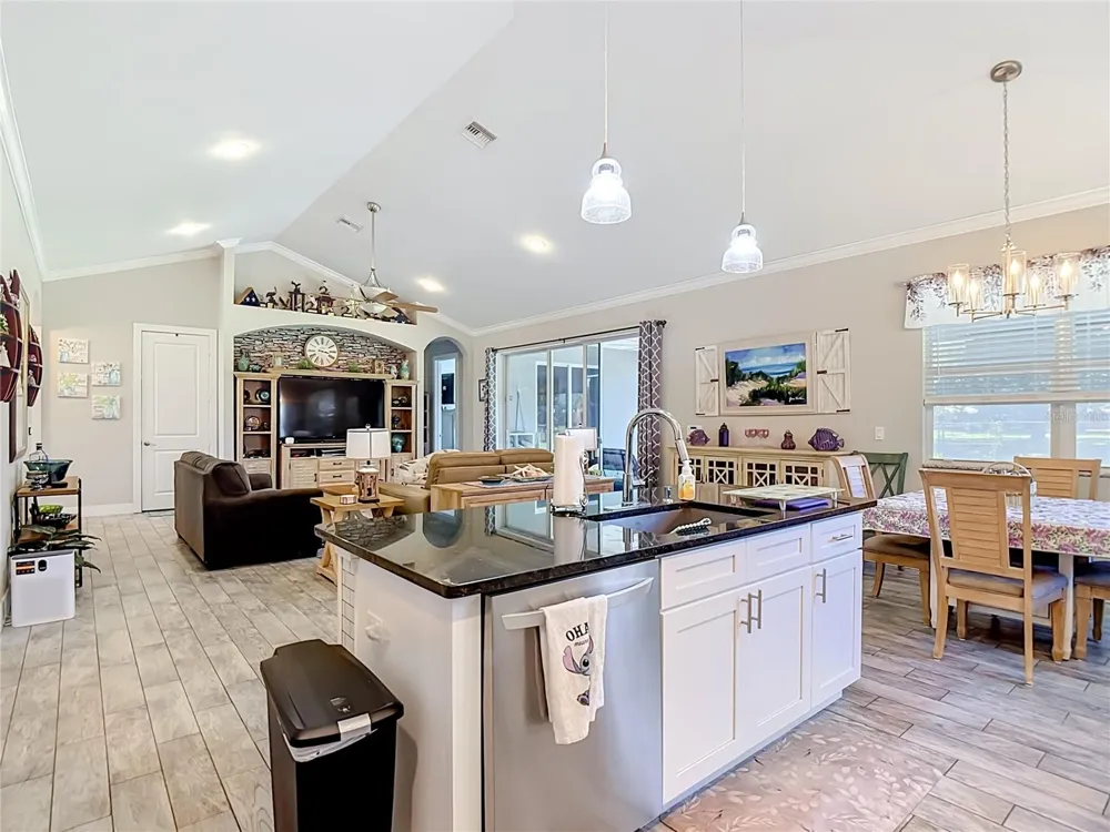 108 OAK KNOLLS CIRCLE Sebring, FL 33876