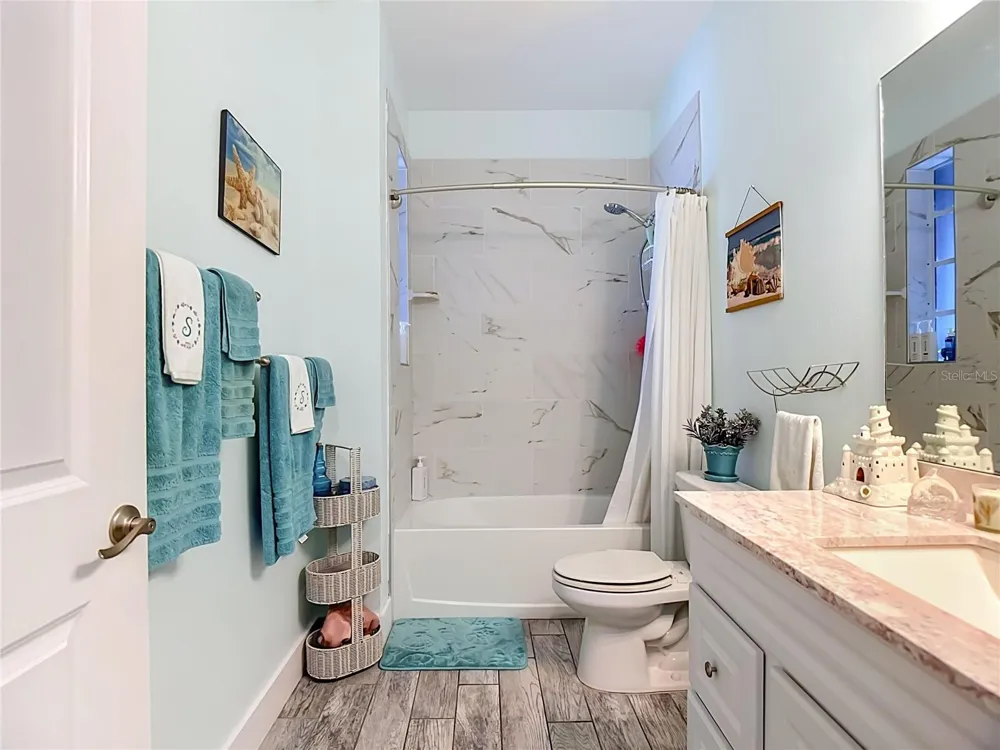 108 OAK KNOLLS CIRCLE Sebring, FL 33876