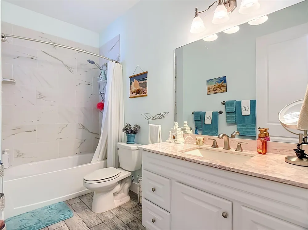 108 OAK KNOLLS CIRCLE Sebring, FL 33876