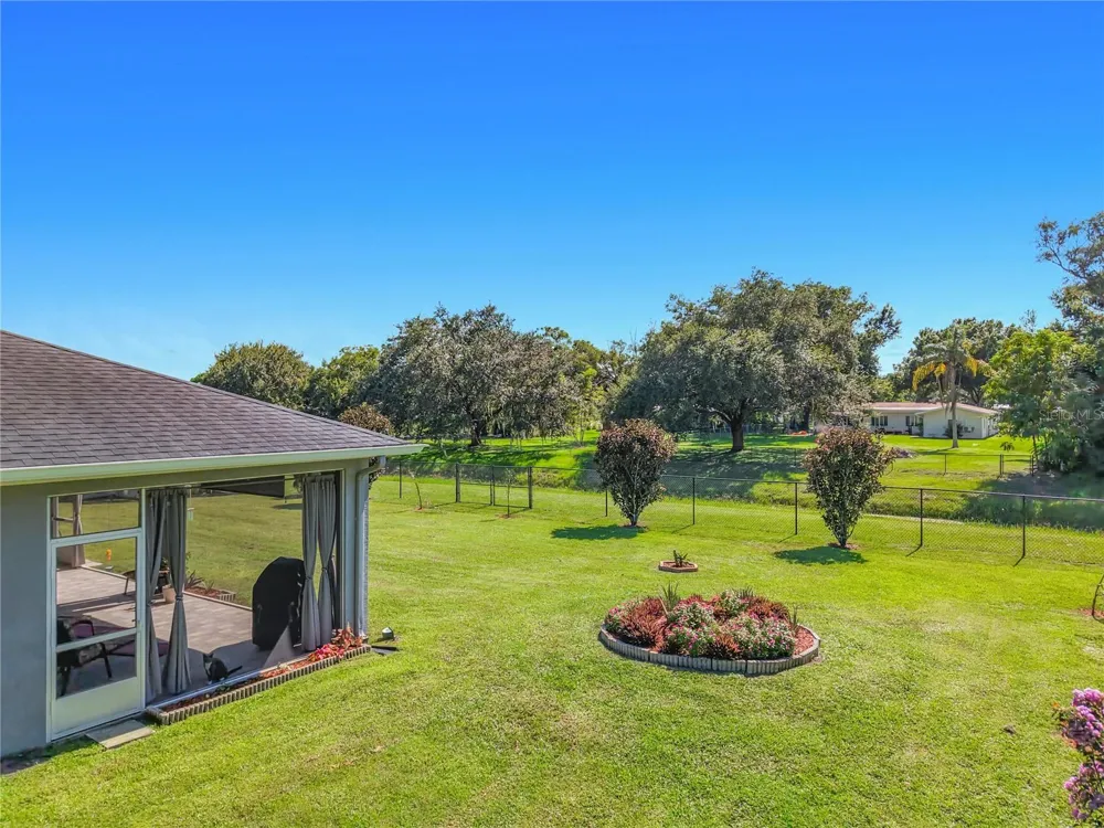 108 OAK KNOLLS CIRCLE Sebring, FL 33876