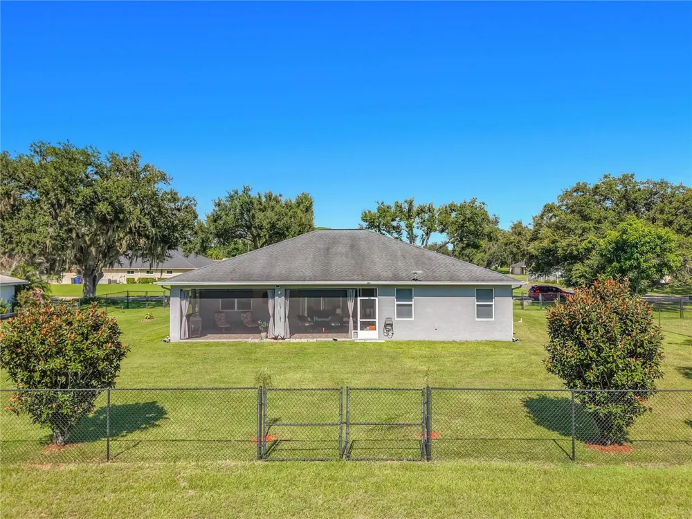 108 OAK KNOLLS CIRCLE Sebring, FL 33876