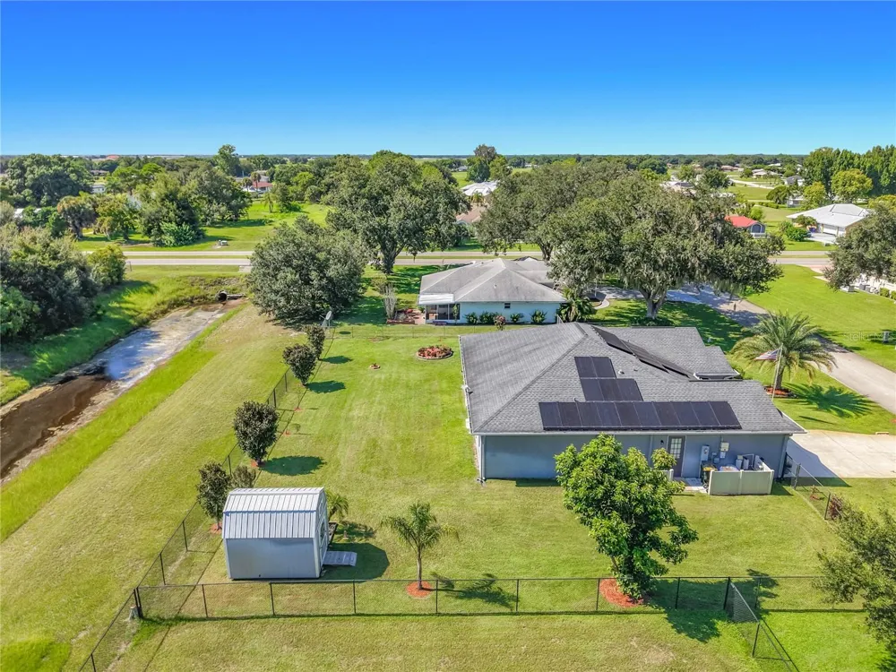 108 OAK KNOLLS CIRCLE Sebring, FL 33876