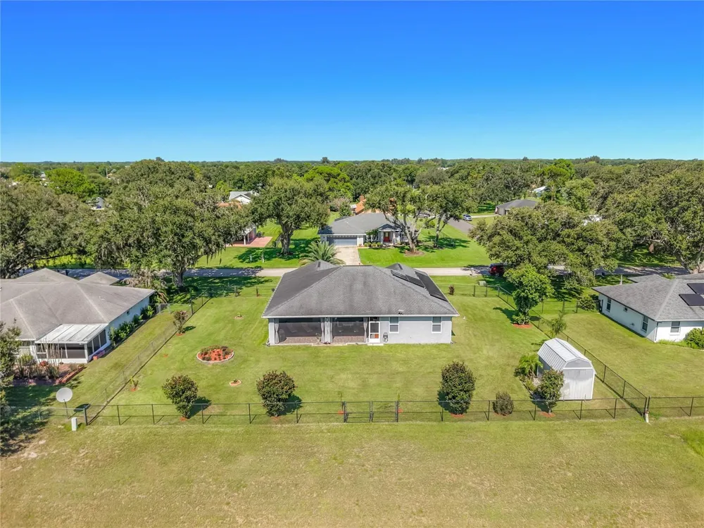 108 OAK KNOLLS CIRCLE Sebring, FL 33876