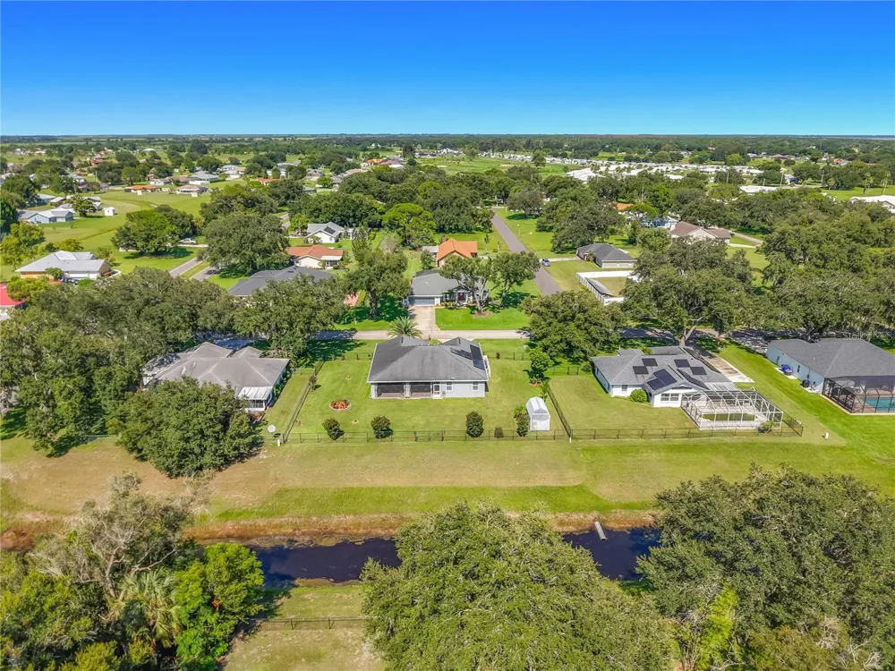 108 OAK KNOLLS CIRCLE Sebring, FL 33876