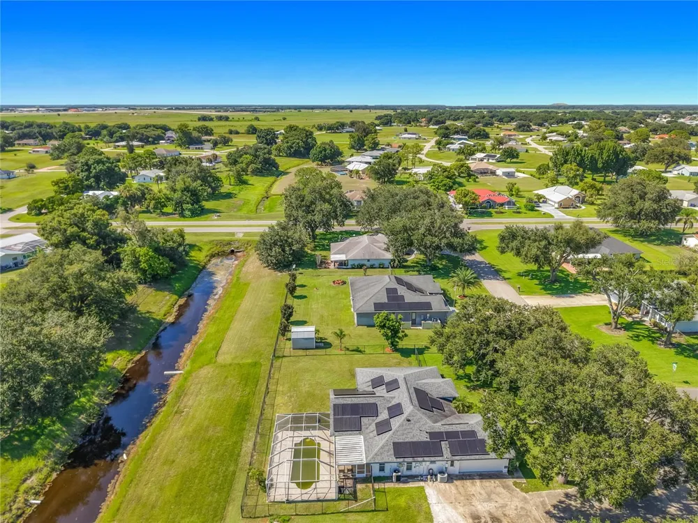 108 OAK KNOLLS CIRCLE Sebring, FL 33876