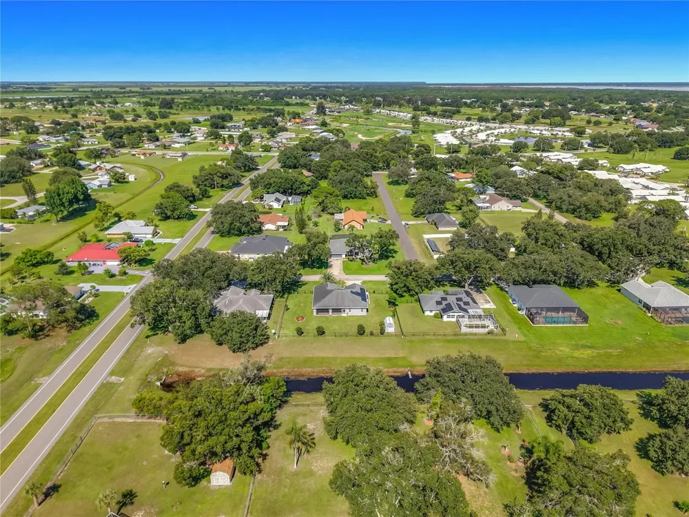 108 OAK KNOLLS CIRCLE Sebring, FL 33876