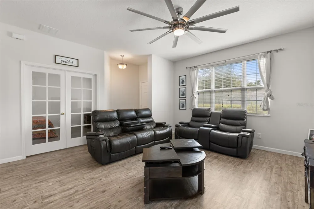 2427 LINER AVENUE Apopka, FL 32703