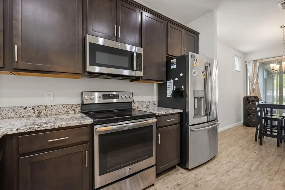 2427 LINER AVENUE Apopka, FL 32703