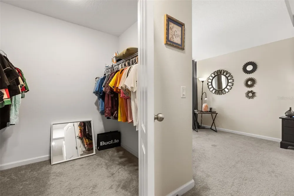 2427 LINER AVENUE Apopka, FL 32703