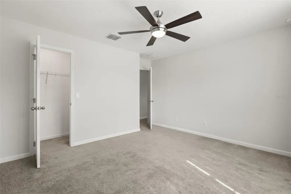 2427 LINER AVENUE Apopka, FL 32703