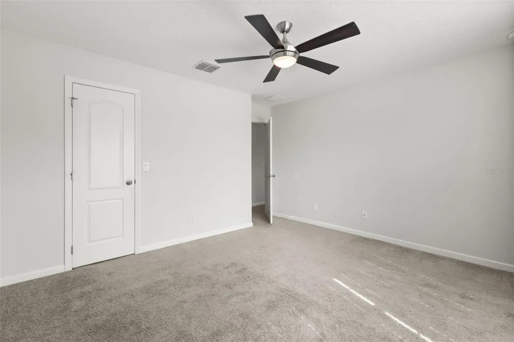 2427 LINER AVENUE Apopka, FL 32703