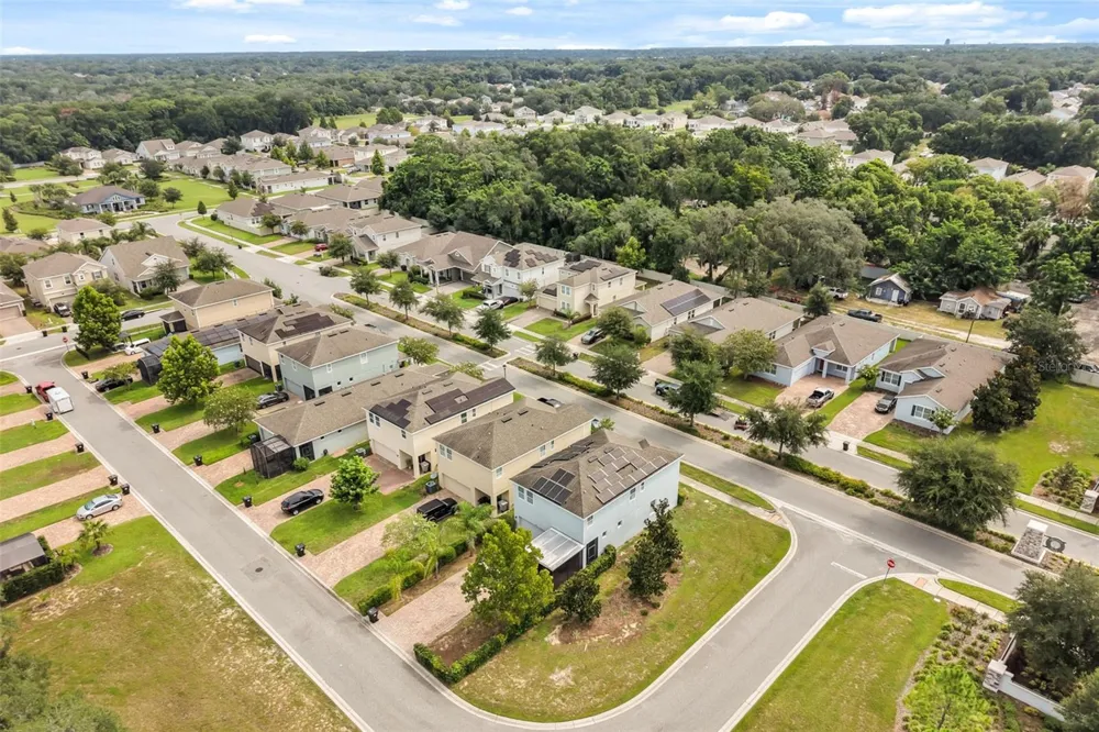 2427 LINER AVENUE Apopka, FL 32703