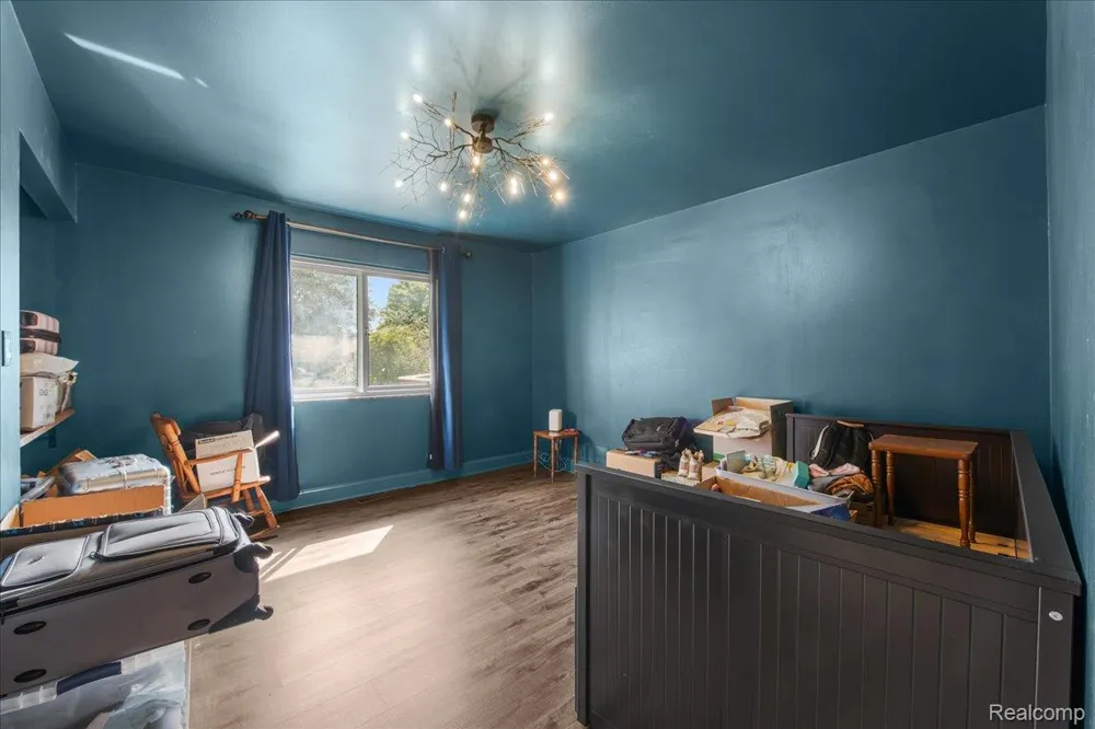 4337 Ravinewood Drive Commerce Charter Township, MI 48382