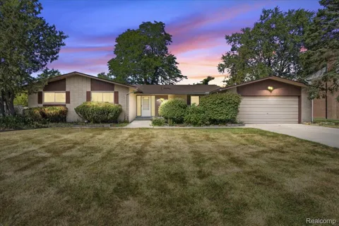 27957 Tavistock Trail