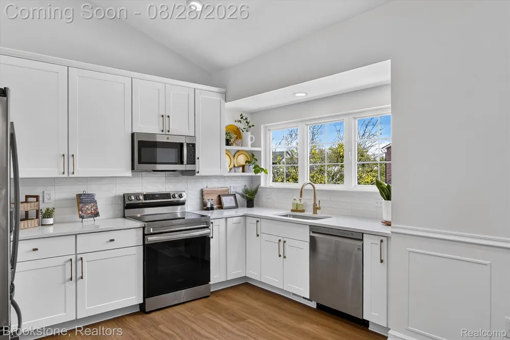 759 PAINT CREEK DRIVE Troy City, MI 48085