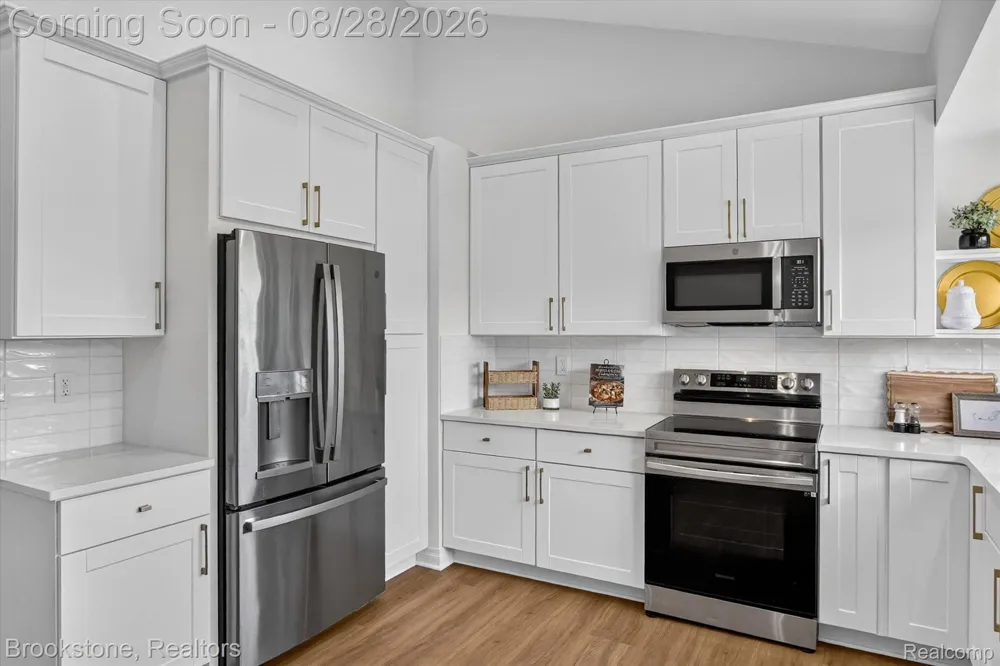 759 PAINT CREEK DRIVE Troy City, MI 48085