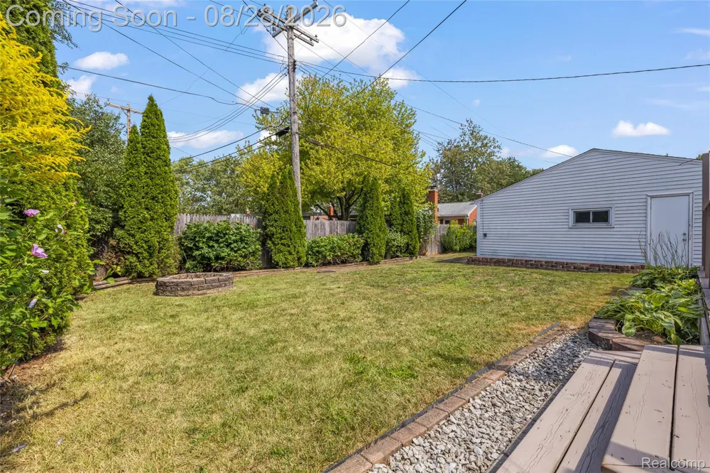31528 Alabama Street Livonia City, MI 48150