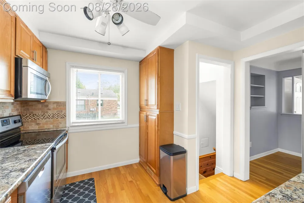 31528 Alabama Street Livonia City, MI 48150