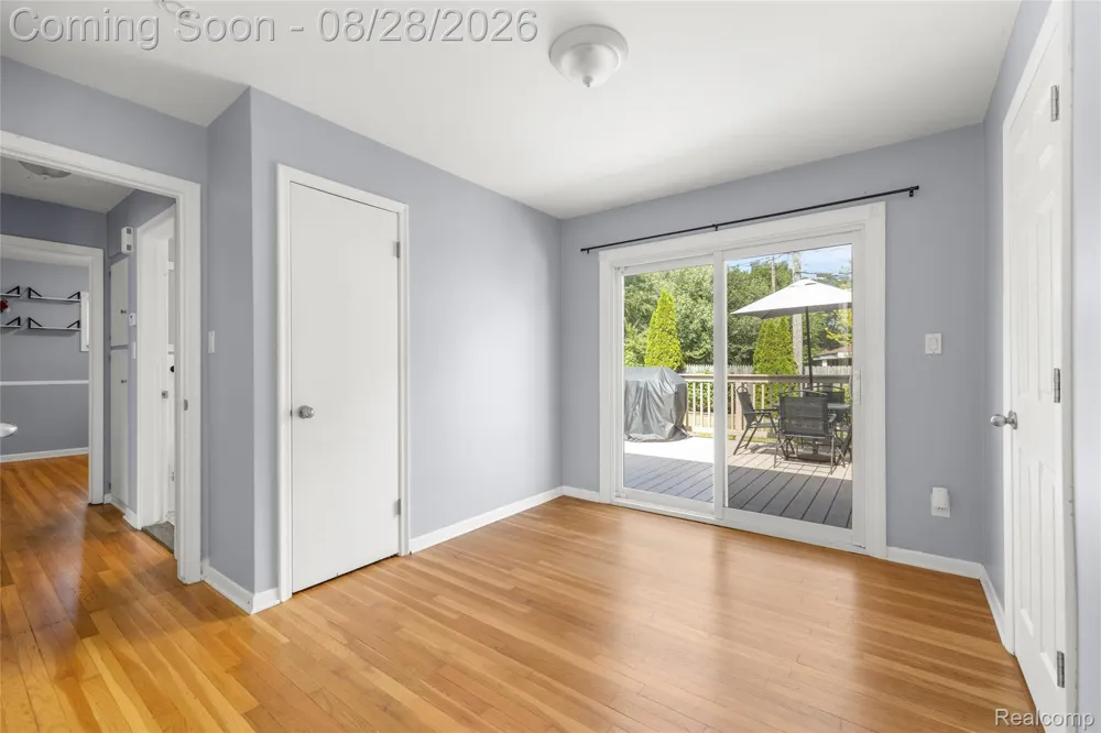 31528 Alabama Street Livonia City, MI 48150