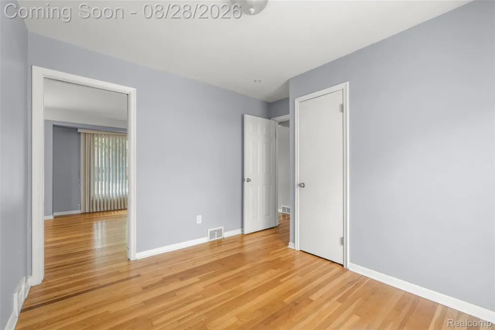 31528 Alabama Street Livonia City, MI 48150