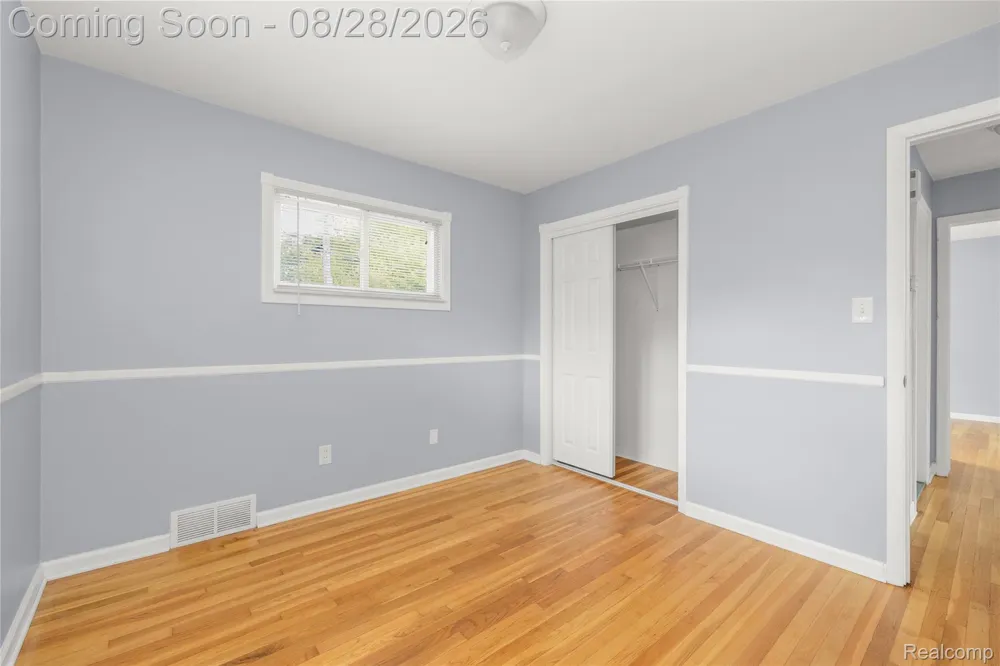31528 Alabama Street Livonia City, MI 48150