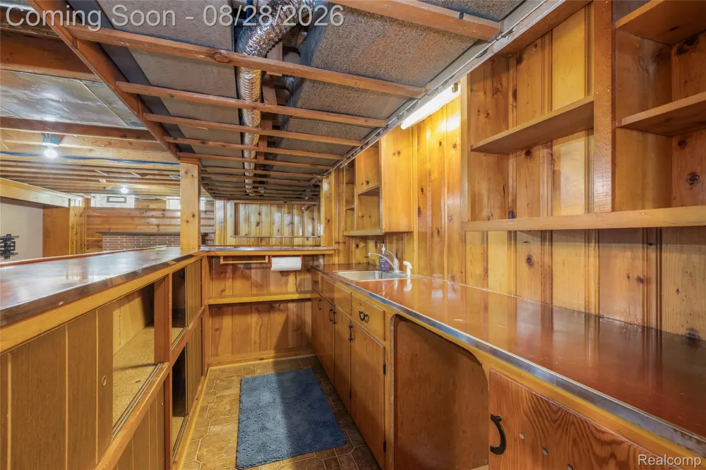 31528 Alabama Street Livonia City, MI 48150