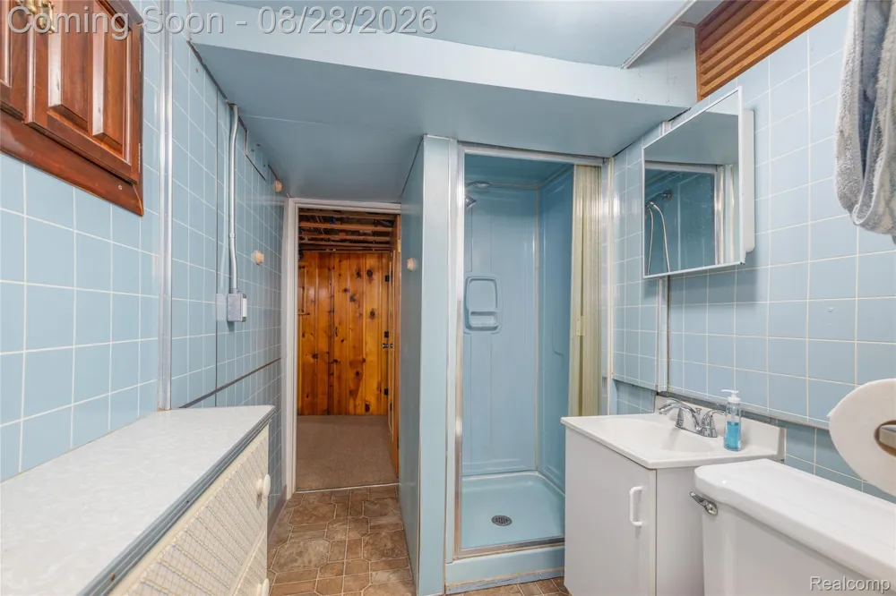 31528 Alabama Street Livonia City, MI 48150