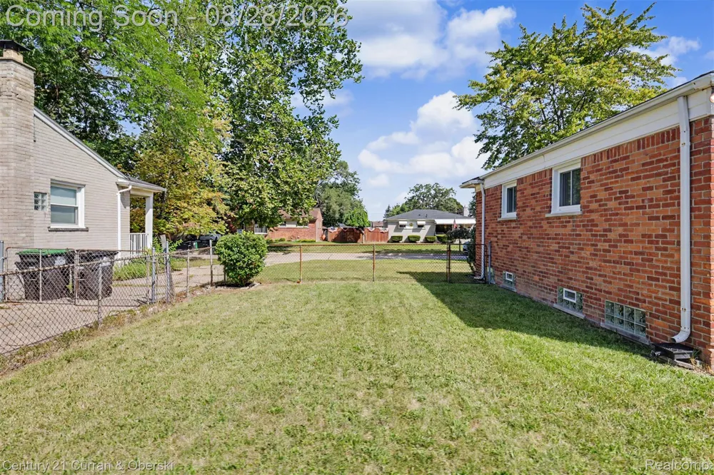 22711 Hayes Street Taylor City, MI 48180