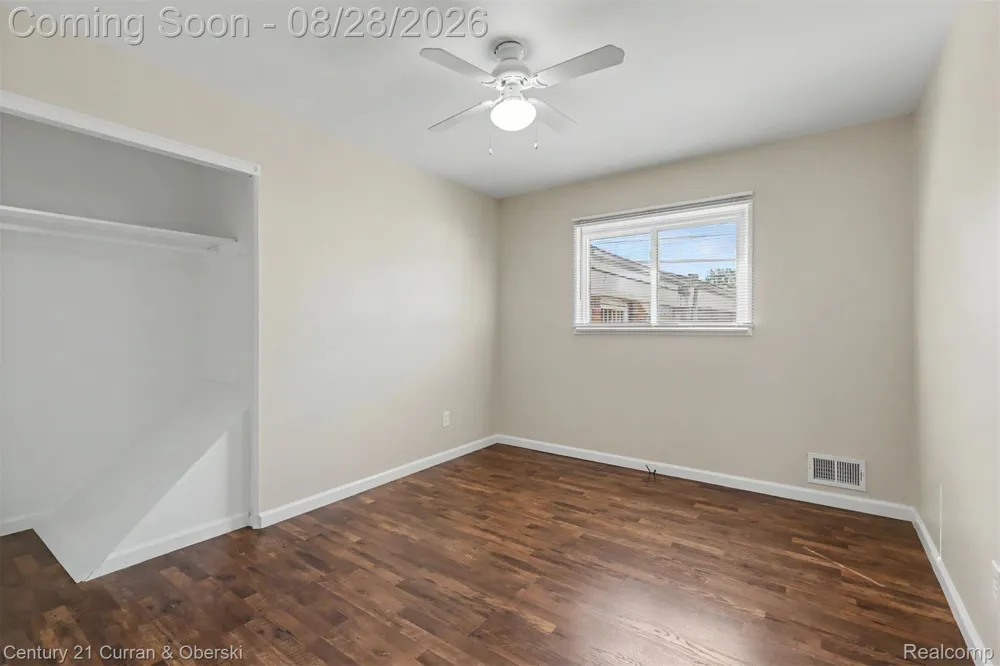 22711 Hayes Street Taylor City, MI 48180