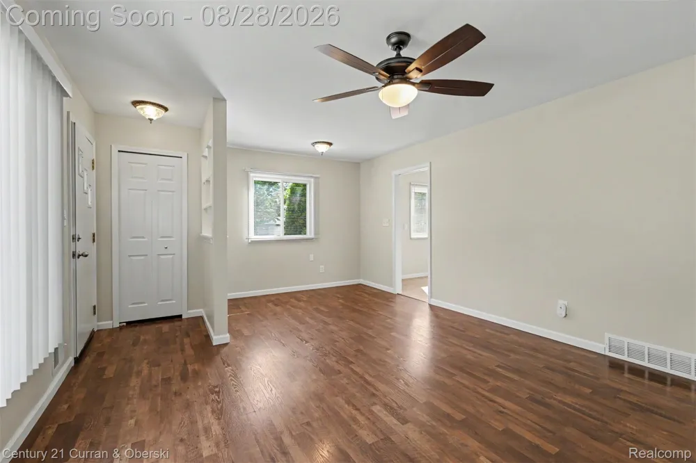 22711 Hayes Street Taylor City, MI 48180