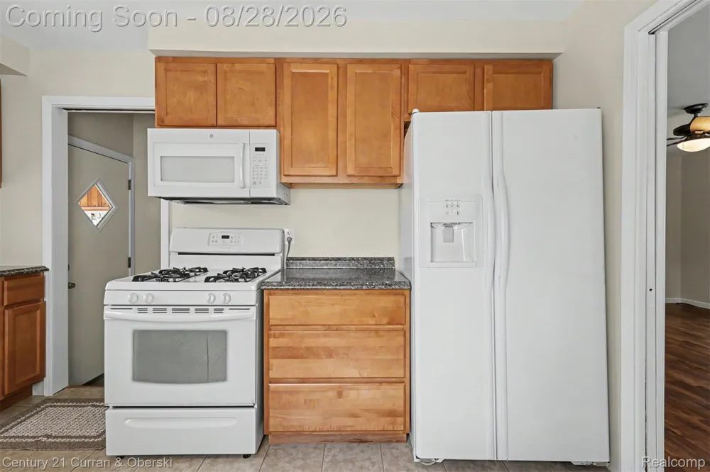 22711 Hayes Street Taylor City, MI 48180