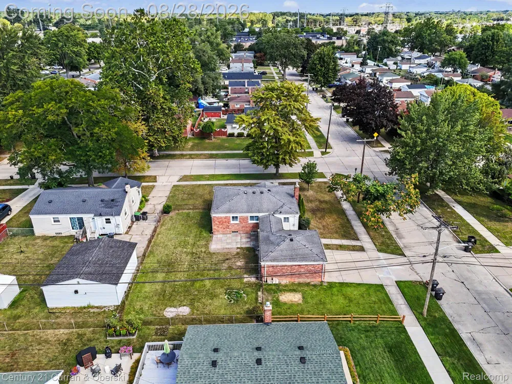 22711 Hayes Street Taylor City, MI 48180