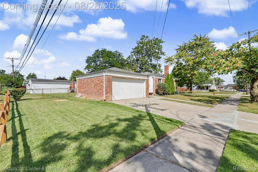 22711 Hayes Street Taylor City, MI 48180