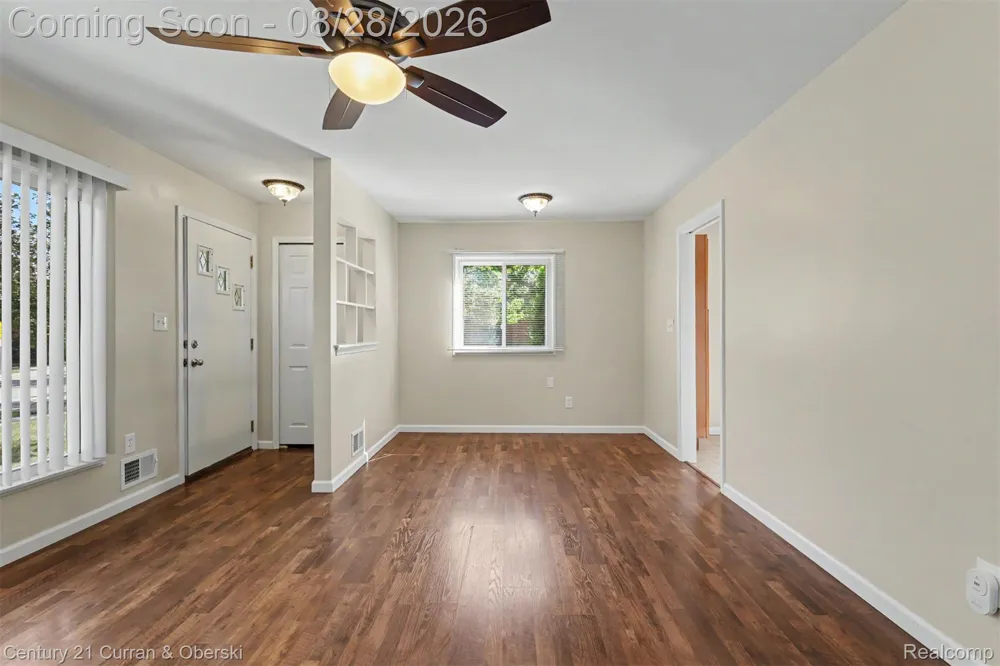 22711 Hayes Street Taylor City, MI 48180
