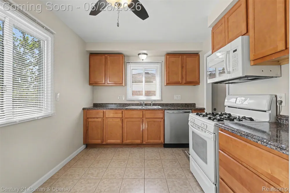 22711 Hayes Street Taylor City, MI 48180
