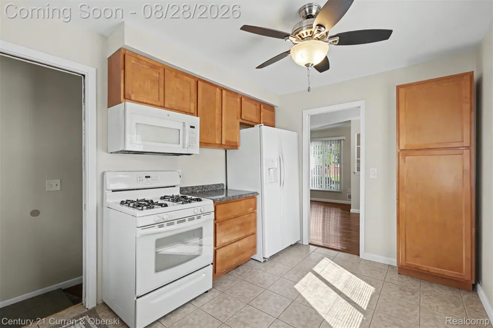 22711 Hayes Street Taylor City, MI 48180