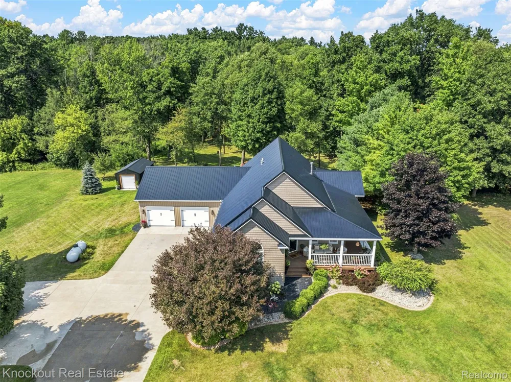 7578 Waters Edge Drive Tuscola Township, MI 48768