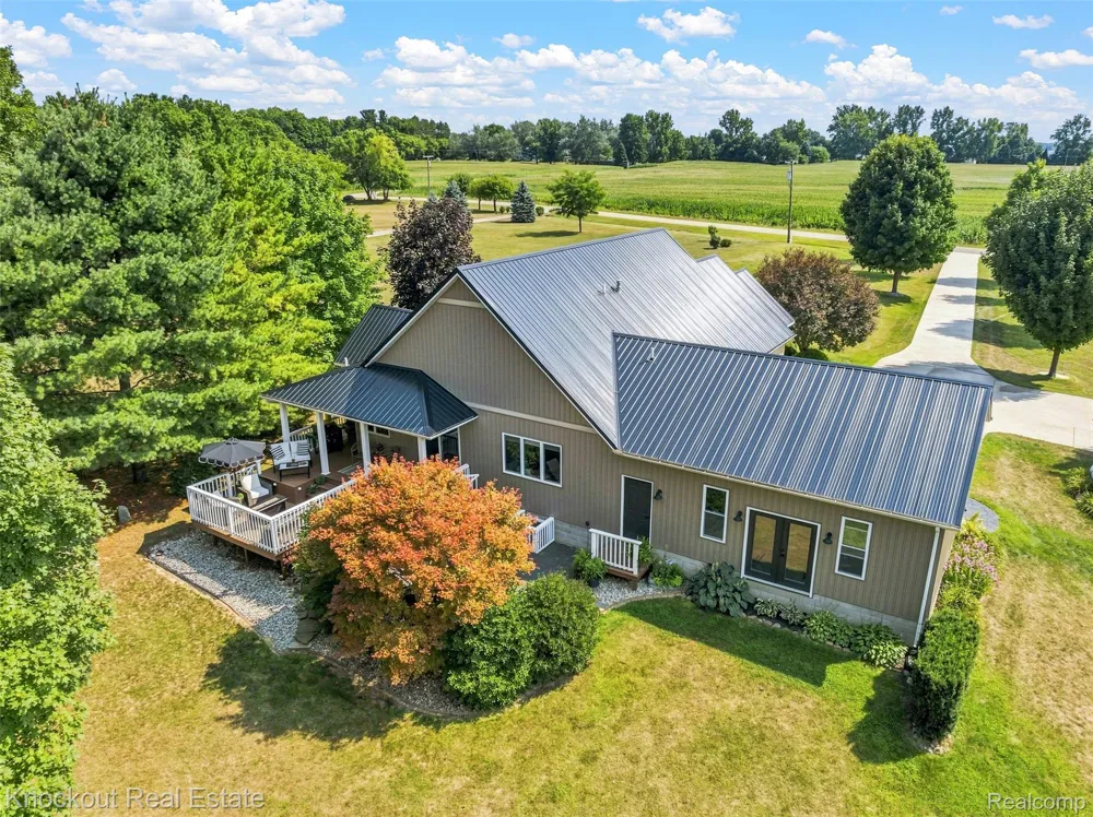 7578 Waters Edge Drive Tuscola Township, MI 48768